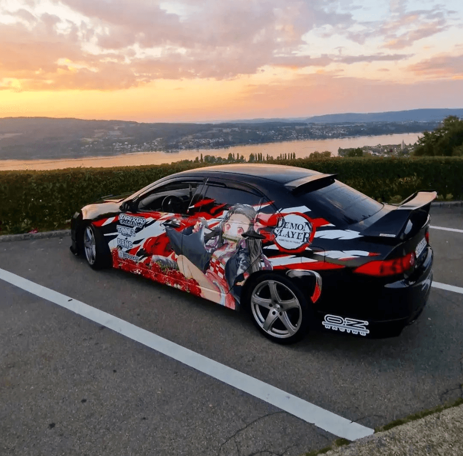 Folieren Auto Kosten: So verwandeln Sie Ihren Challenger in einen Anime-Star