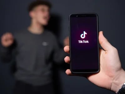 Erreiche neue Höhen: 1000 Follower TikTok kaufen bei FollowersHive
