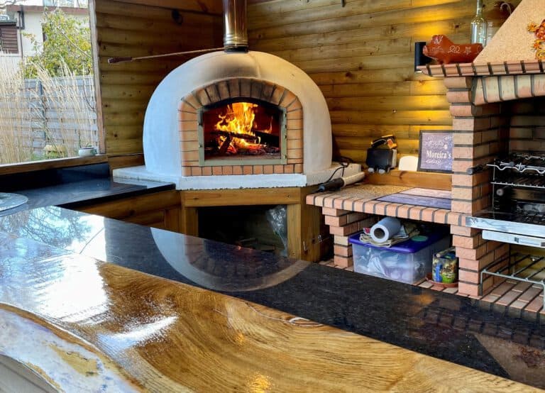 Backen im Freien leicht gemacht: Holzbackofen von Tomishop