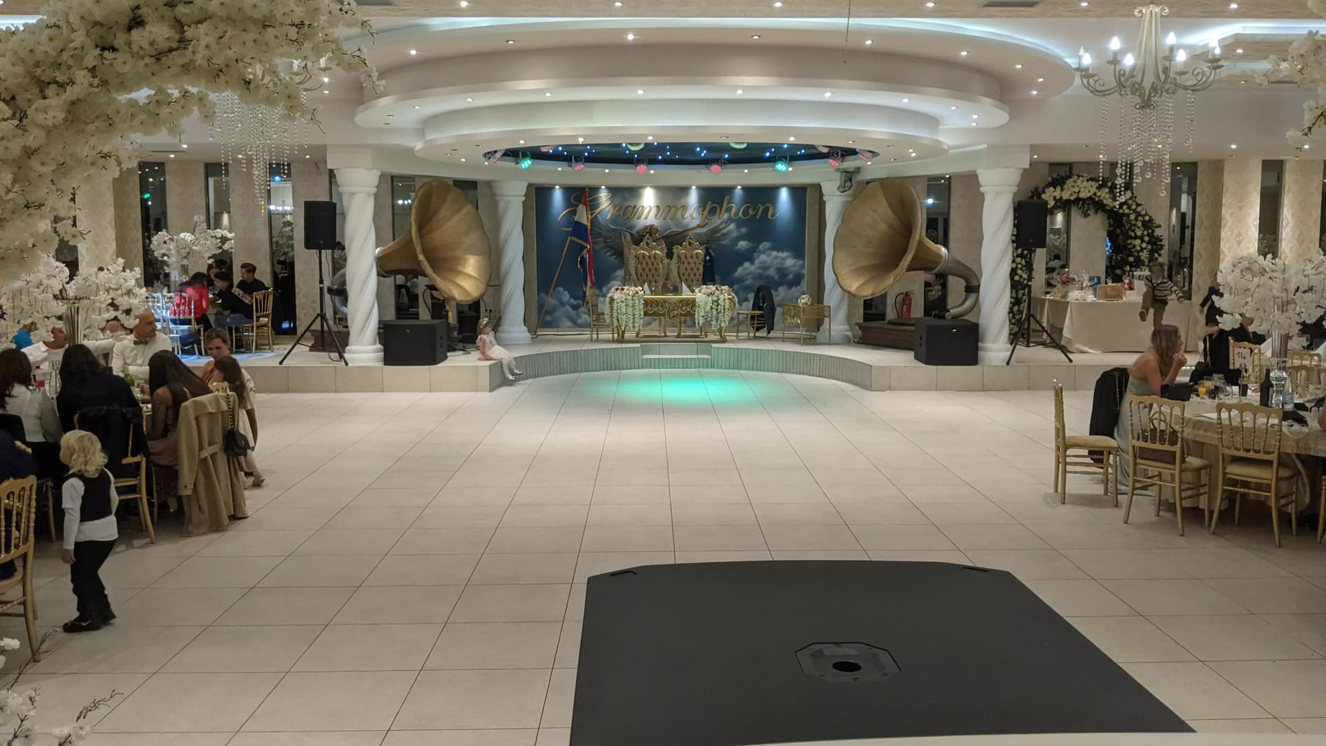 Warum DJ Equipment mieten besser ist als kaufen?